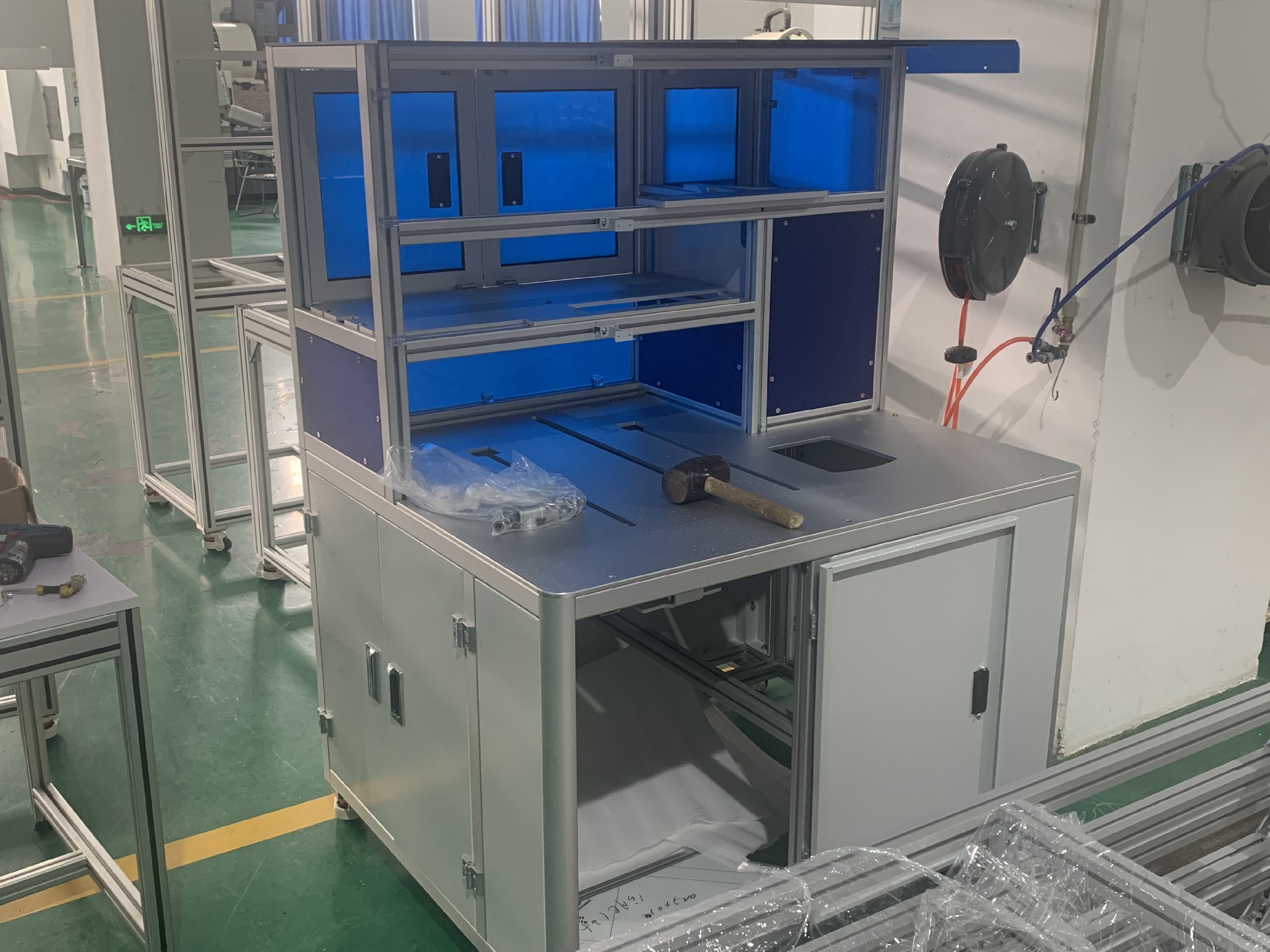 鋁型材總臺體 鋁型材總臺體