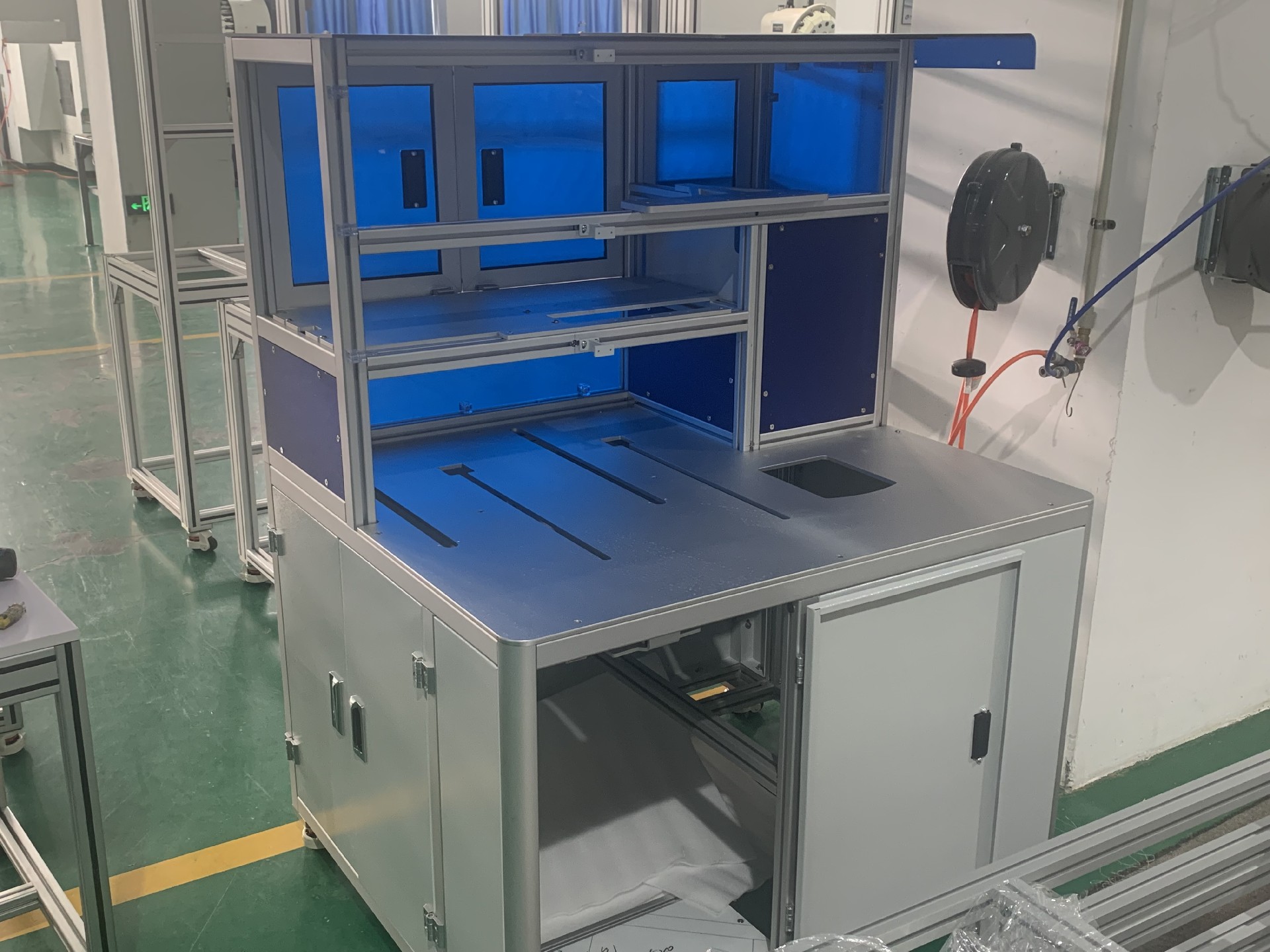 鋁型材總臺體 鋁型材總臺體