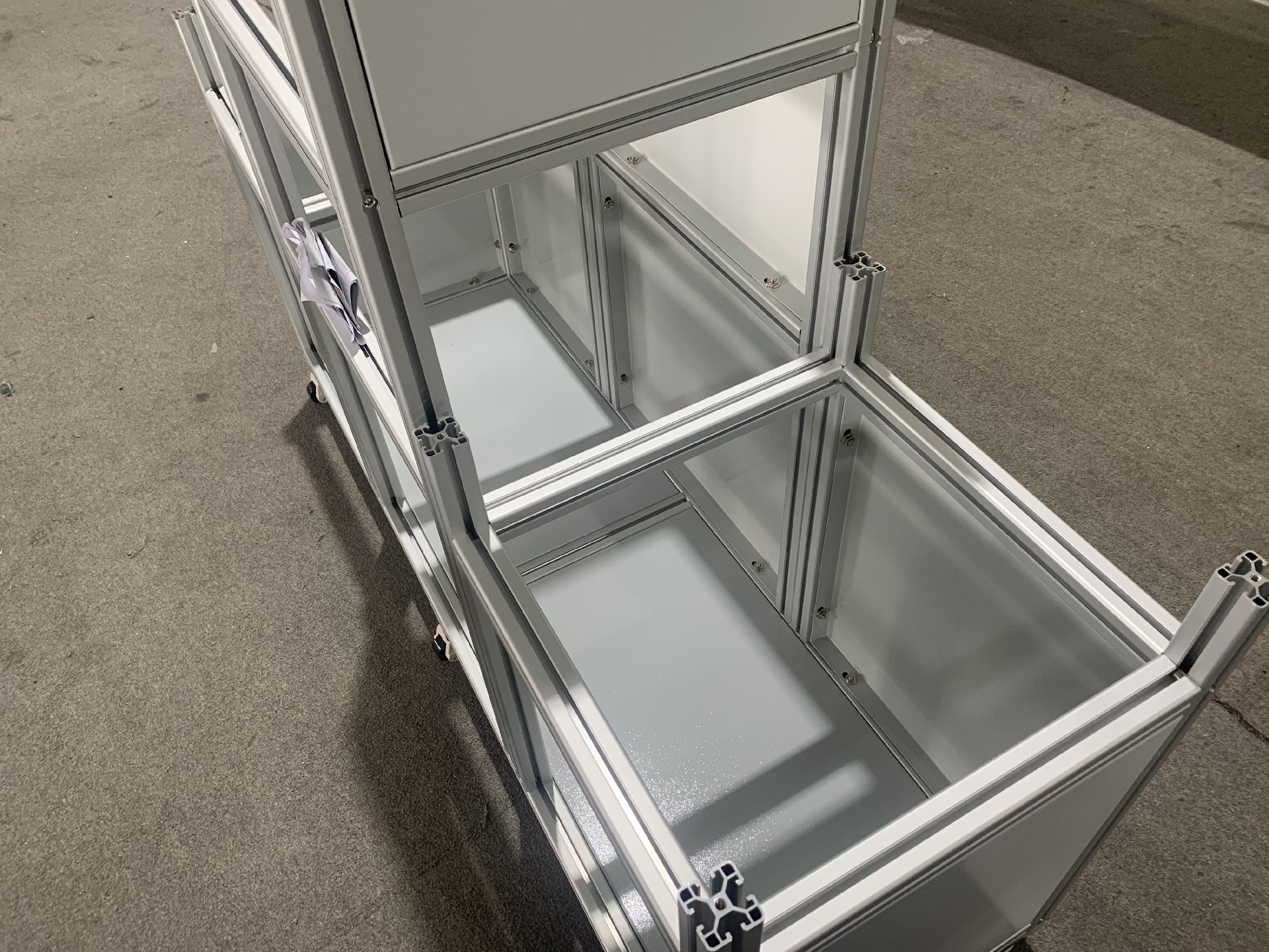 鋁型材臺(tái)架 鋁型材臺(tái)架