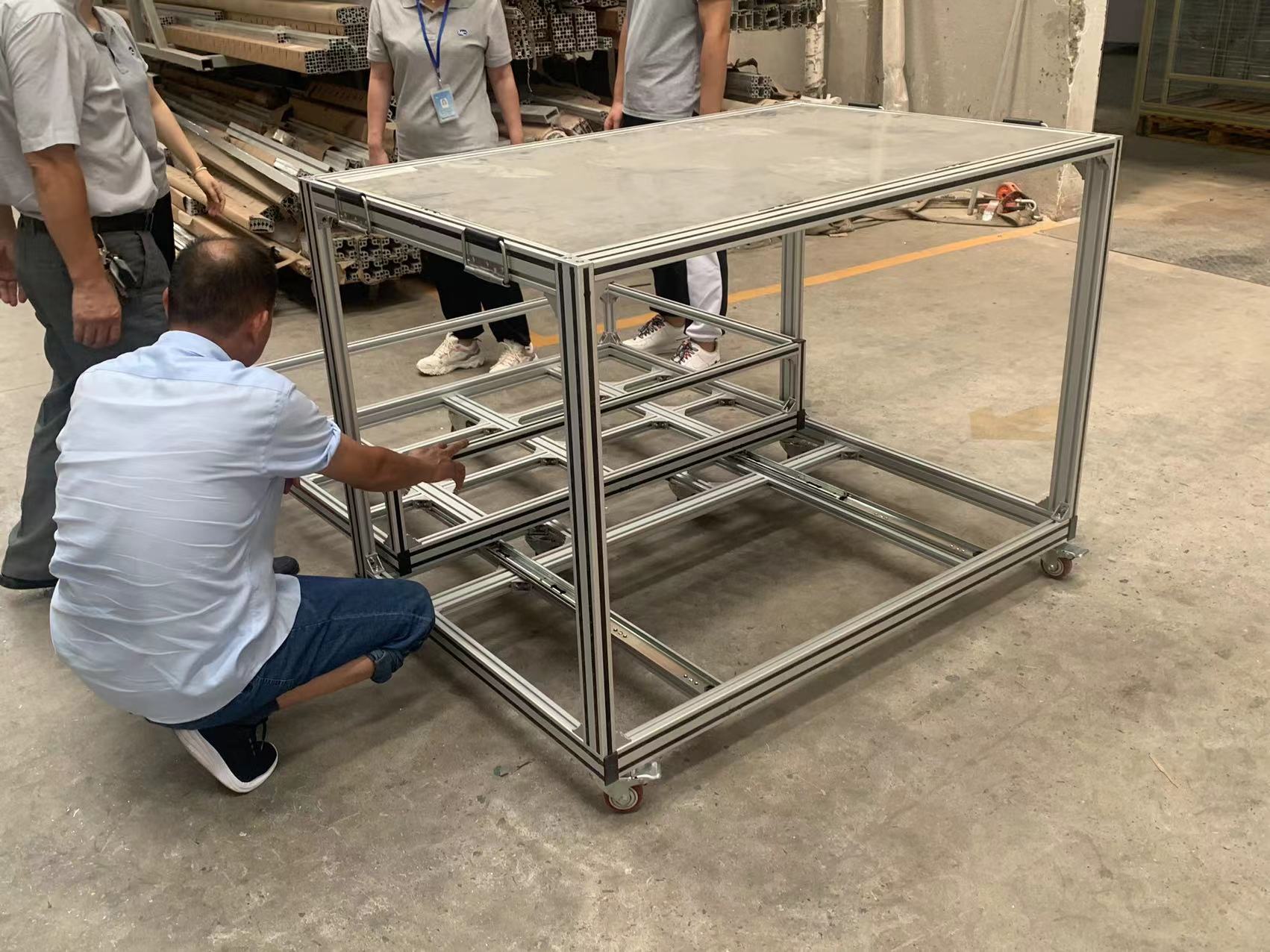 鋁型材移動(dòng)設(shè)備架 鋁型材移動(dòng)設(shè)備架