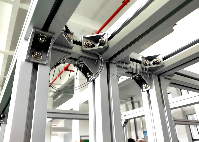 熔噴布鋁型材機(jī)架 熔噴布鋁型材機(jī)架